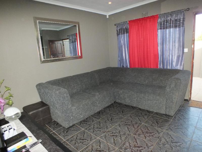 2 Bedroom Property for Sale in Peerless Park East Western Cape